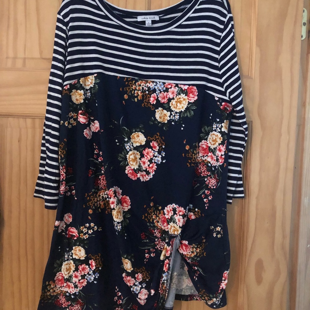 Boutique shirt . Cute with leggings . Wore once